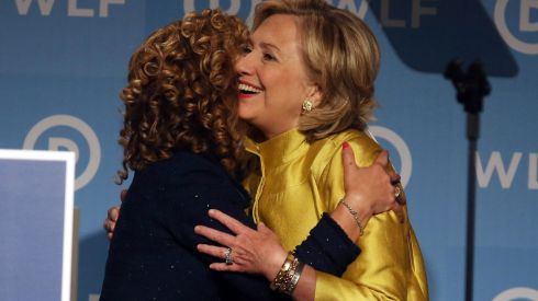 DNC Chair Debbie Wasserman Schultz and Hillary Clinton (source: Mark Wilson/Getty Images, via http://www.vox.com/policy-and-politics/2015/11/12/9699836/democratic-debate-schedule)